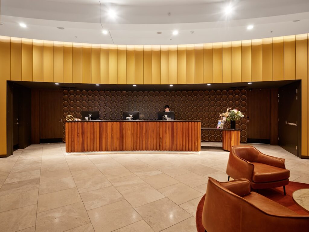 Provas Tribunal de Justiça: Concursos e Gabaritos - Robison Souza - Perito em Psicologia Forense Recepcao Do Hotel Com Mobiliario E Assentos Modernos Em Madeira kfnWOD1Tbp8